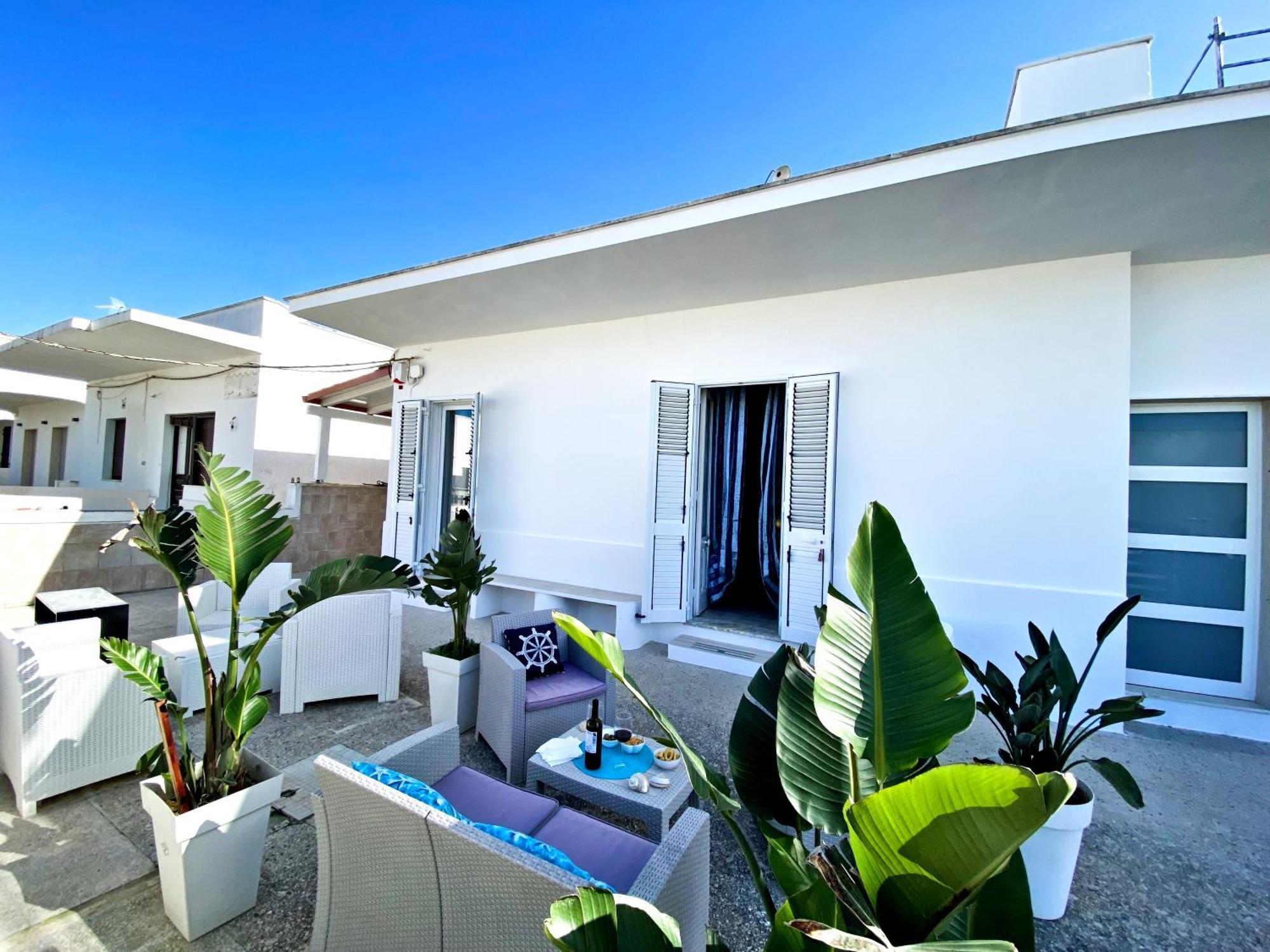 Aria Di Mare Mancaversa - Elegante Appartamento Marina di Mancaversa Exterior photo
